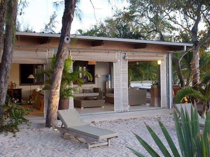 L'Ilot Private Island , East Coast  